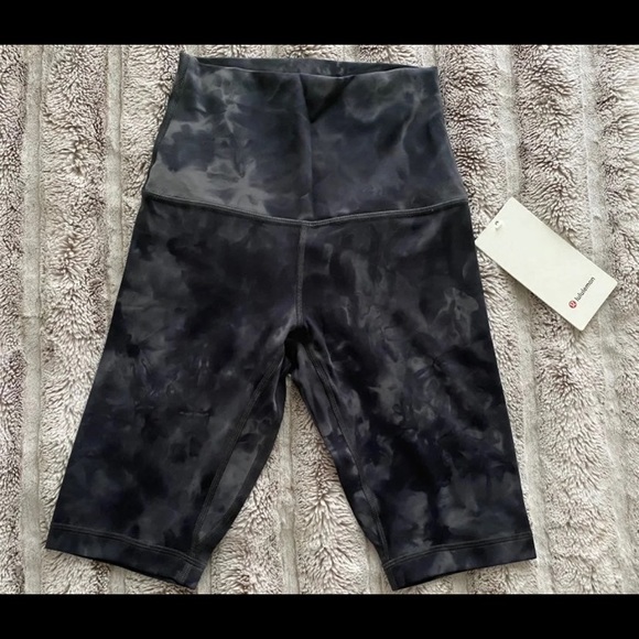 NWT❗️Lululemon Diamond Dye Align 10" Short - Picture 4 of 7